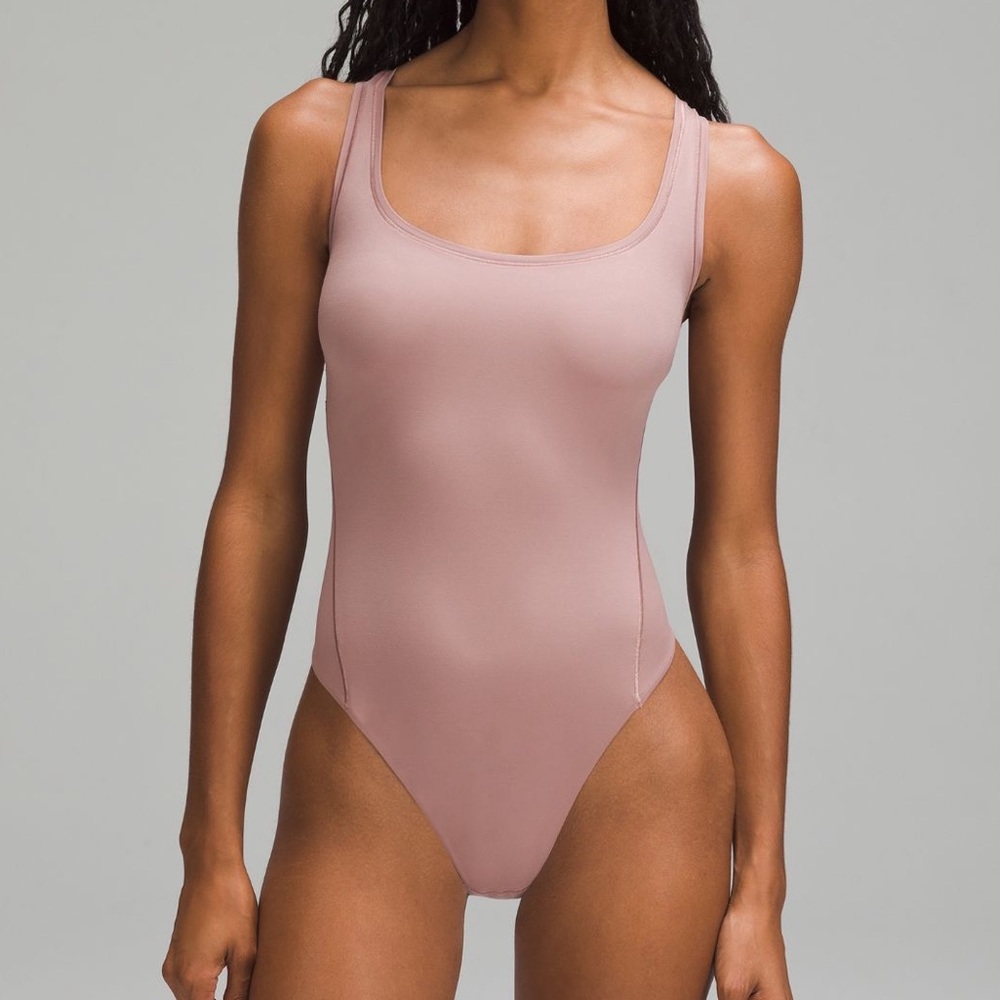 Lululemon | size Xsmall | square neck sleeveless bodysuit